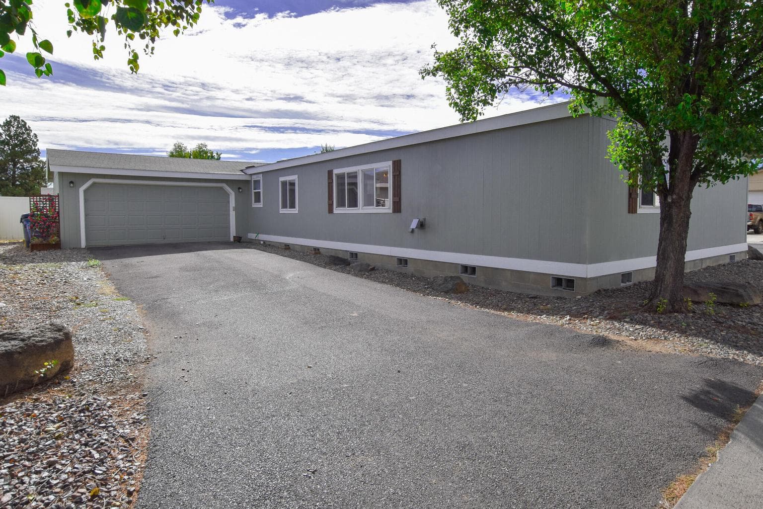 Photo of 2447 Mariposa 3 of 26