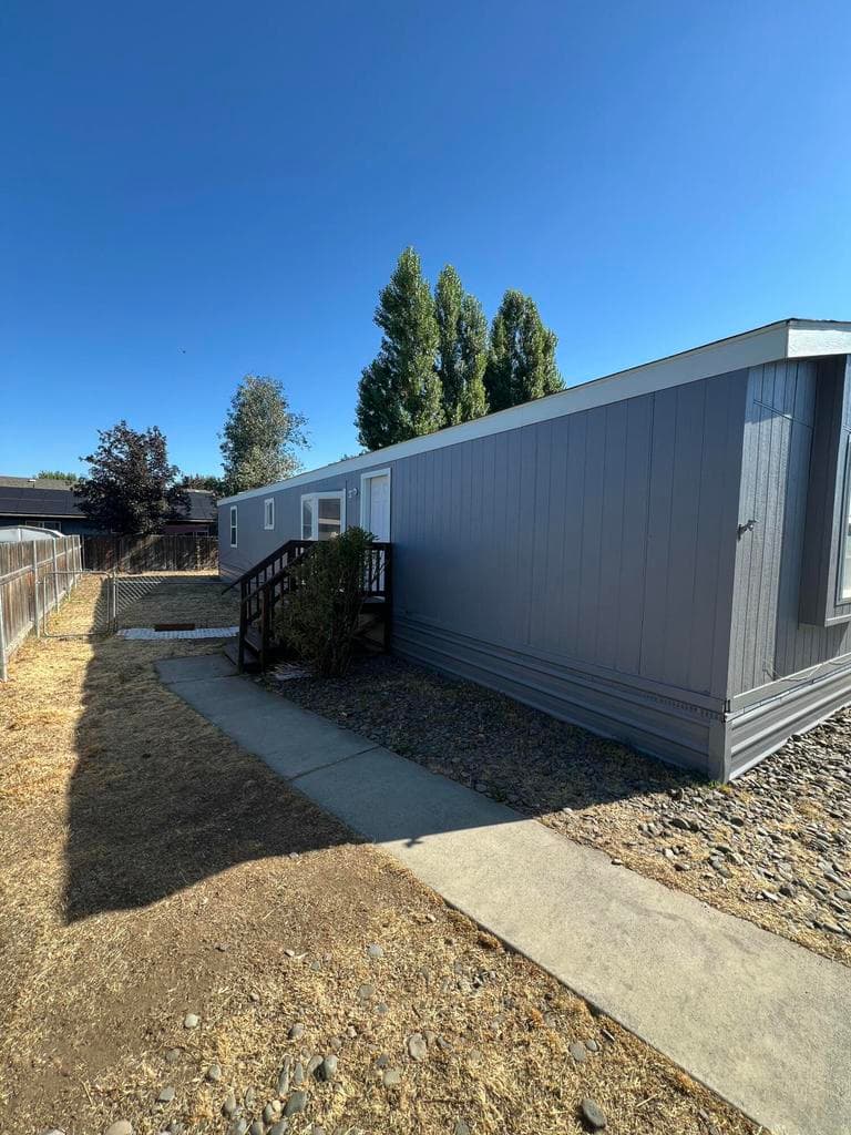 Photo of 1201 SW 28th Street 18 of 21