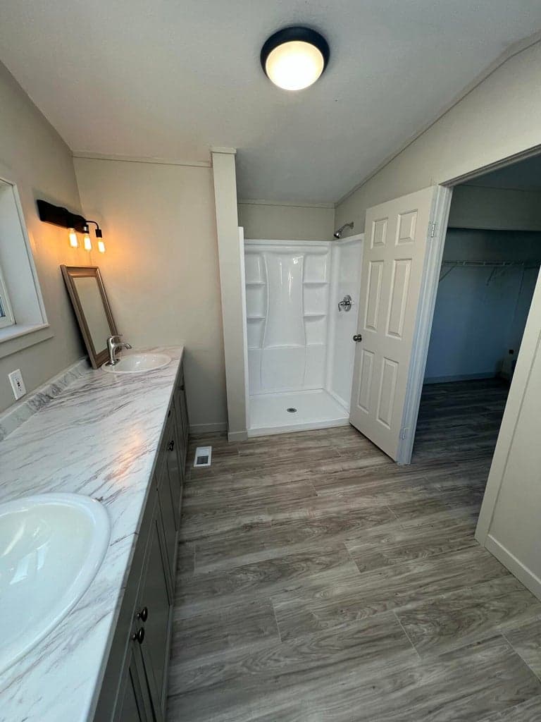 Photo of 1201 SW 28th Street 11 of 21