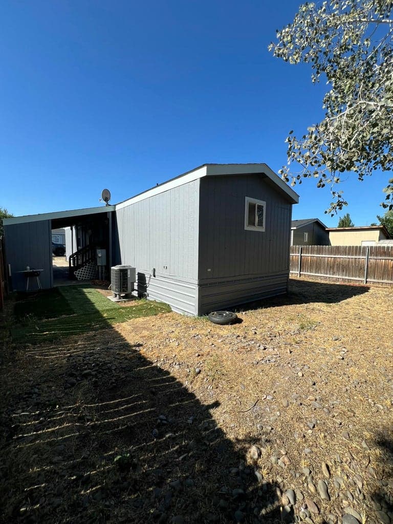 Photo of 1201 SW 28th Street 21 of 21