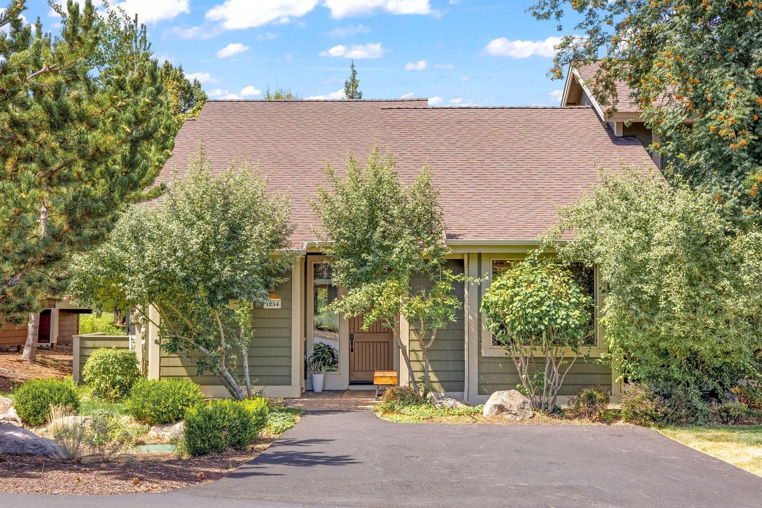 Photo of 1254 Highland View 4 of 34