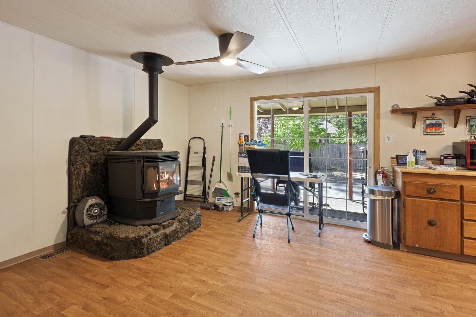 Photo of 282 E Black Crater Avenue 7 of 21