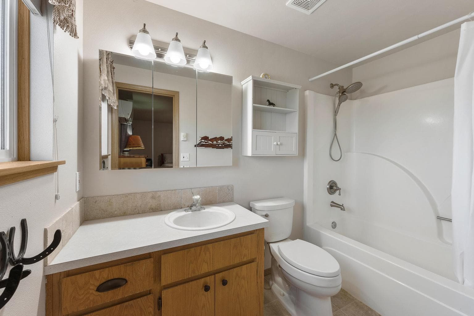 Photo of 5608 SE Jerry Drive 22 of 37