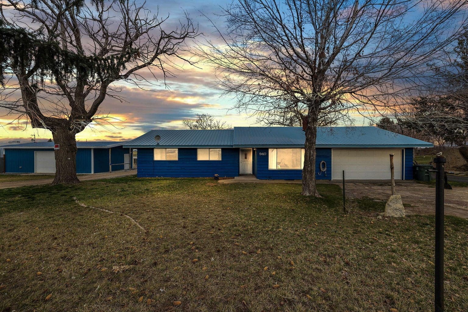 Photo of 940 Dover 1 of 41
