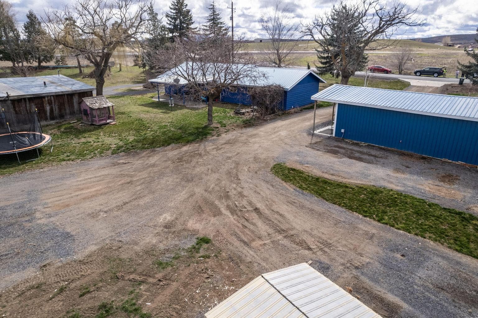 Photo of 940 SW Dover Lane 14 of 41