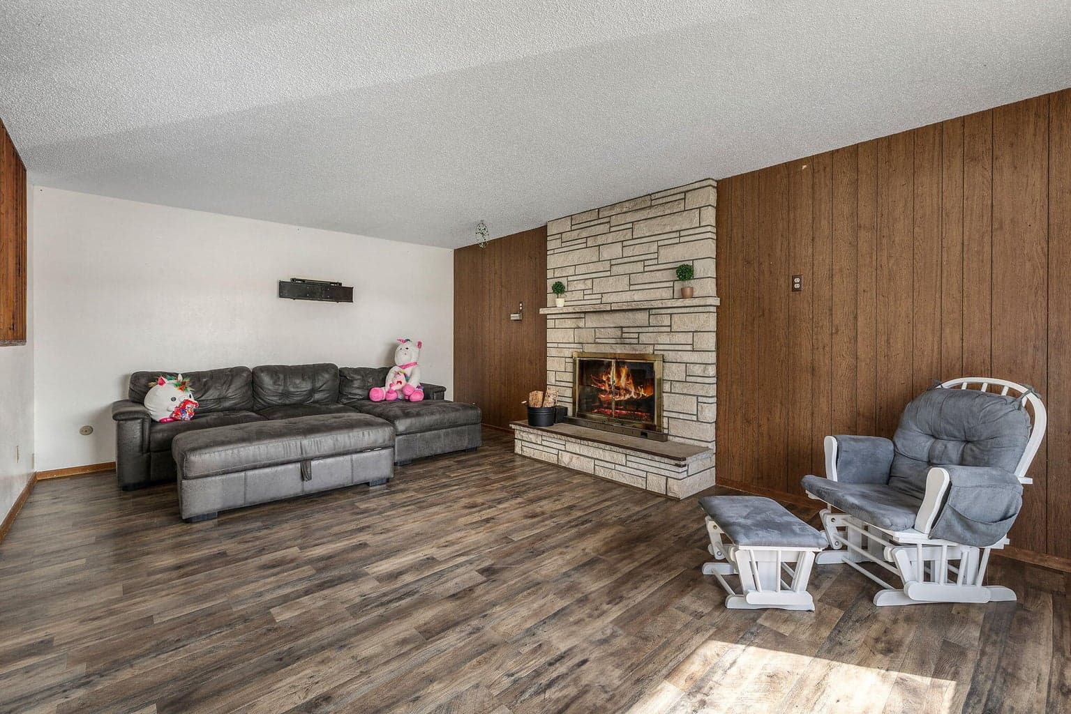 Photo of 940 Dover 5 of 41