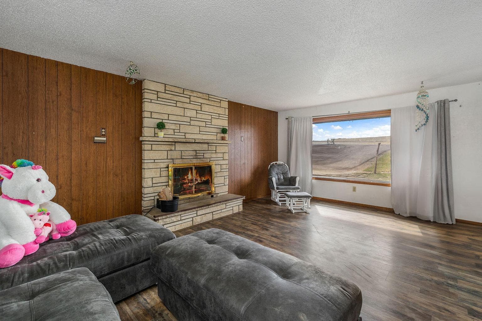 Photo of 940 SW Dover Lane 7 of 41