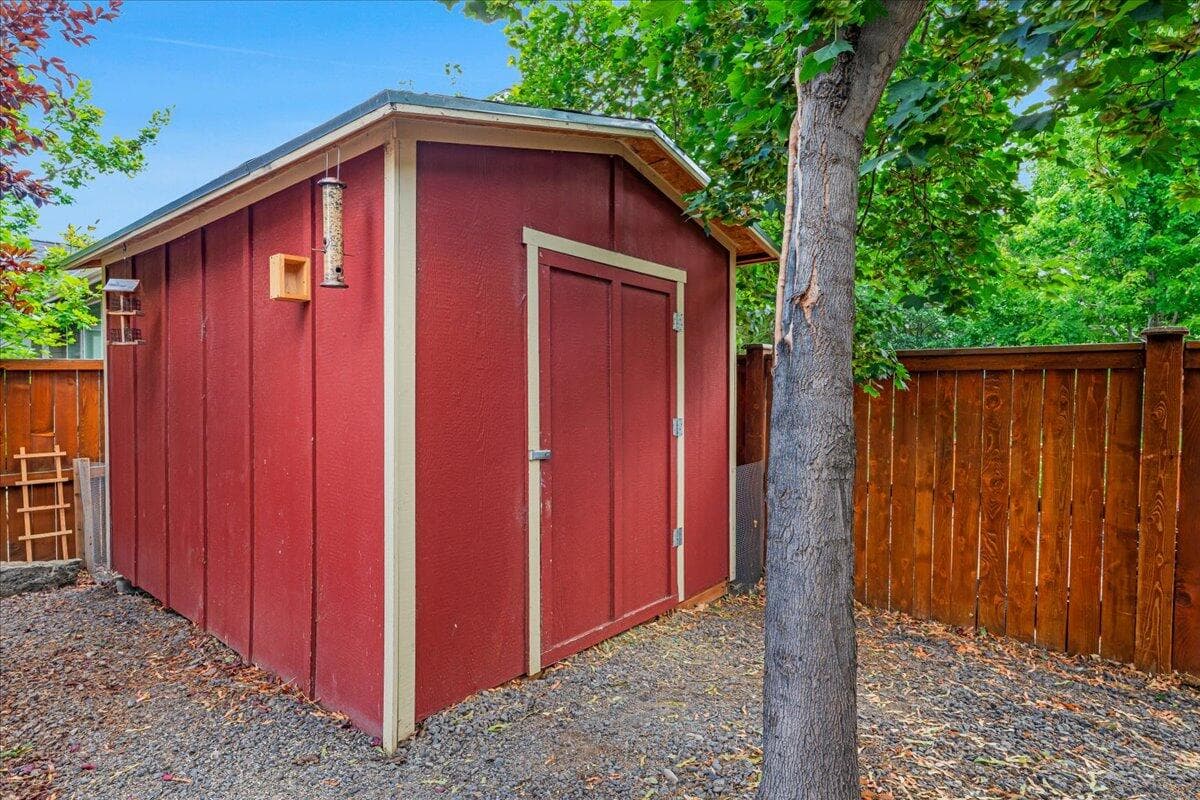 Photo of 20881 Top Knot Lane 31 of 32
