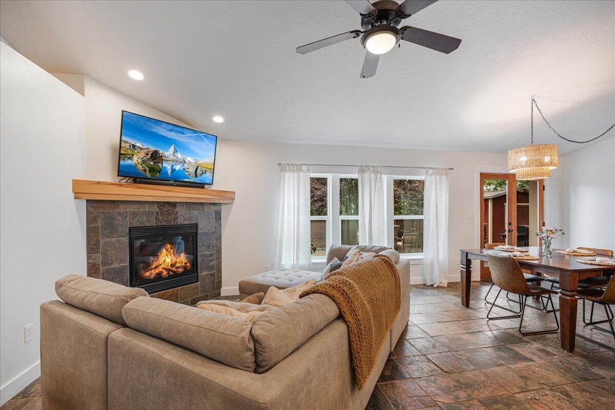 Photo of 20881 Top Knot Lane 11 of 32