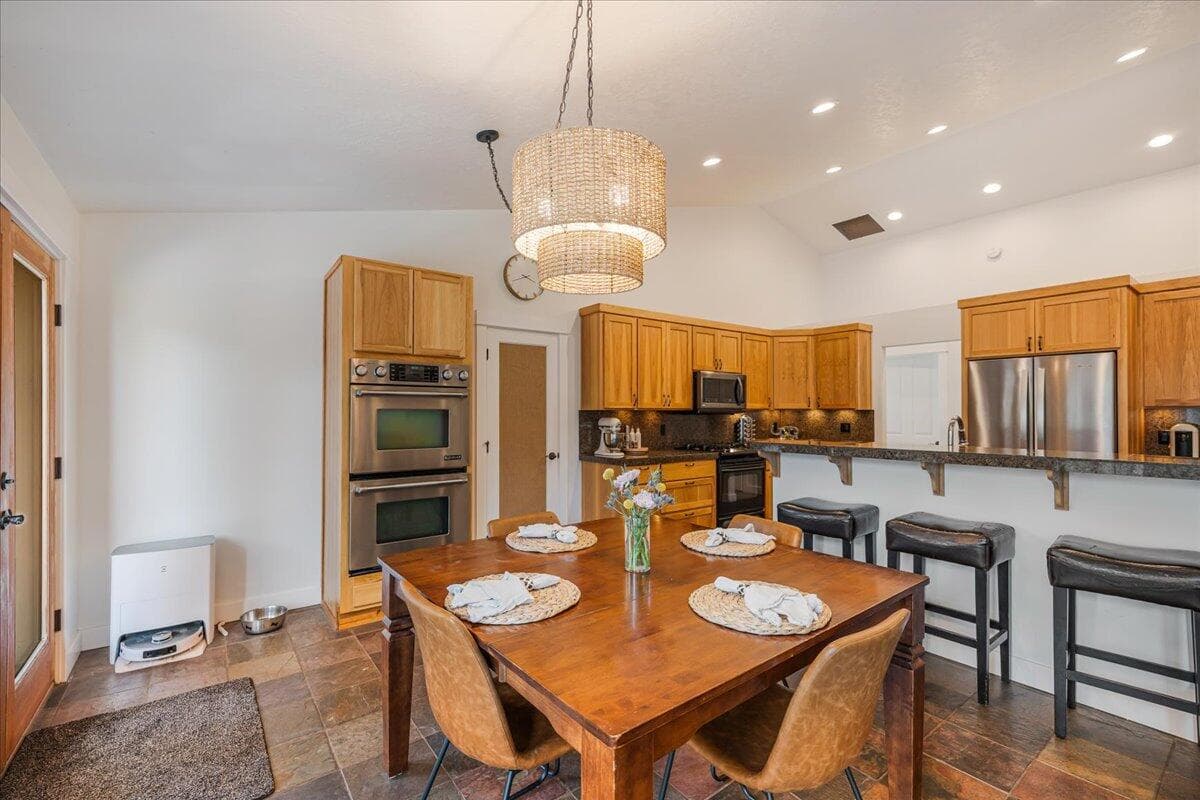 Photo of 20881 Top Knot Lane 14 of 32
