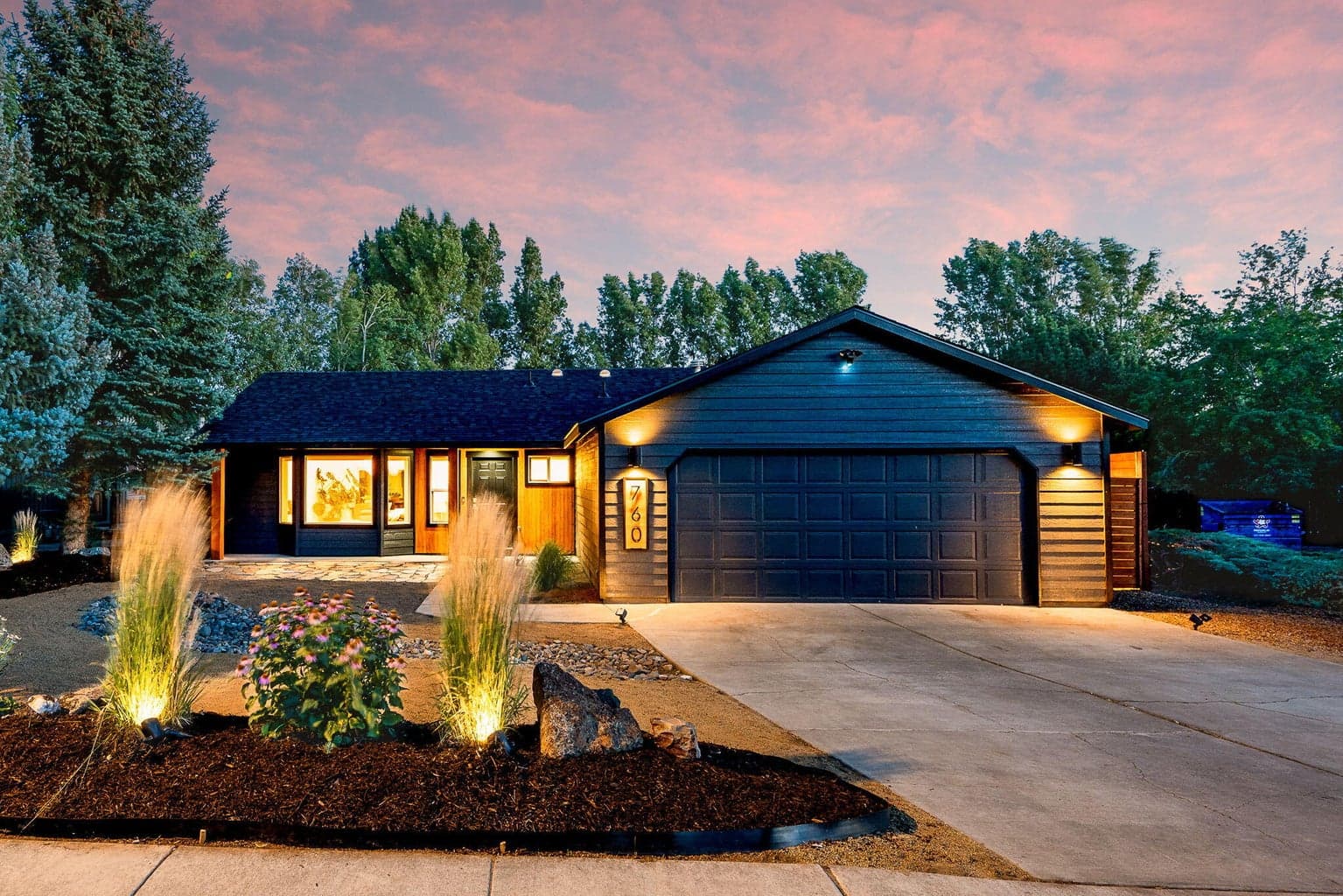 Photo of 760 Oak 1 of 39
