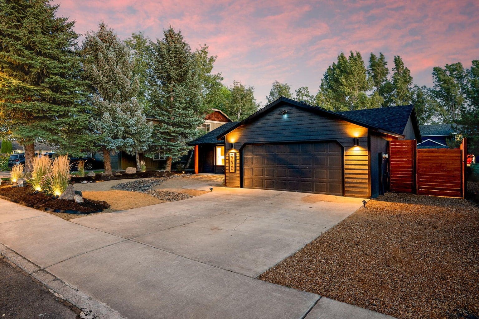 Photo of 760 Oak 3 of 39