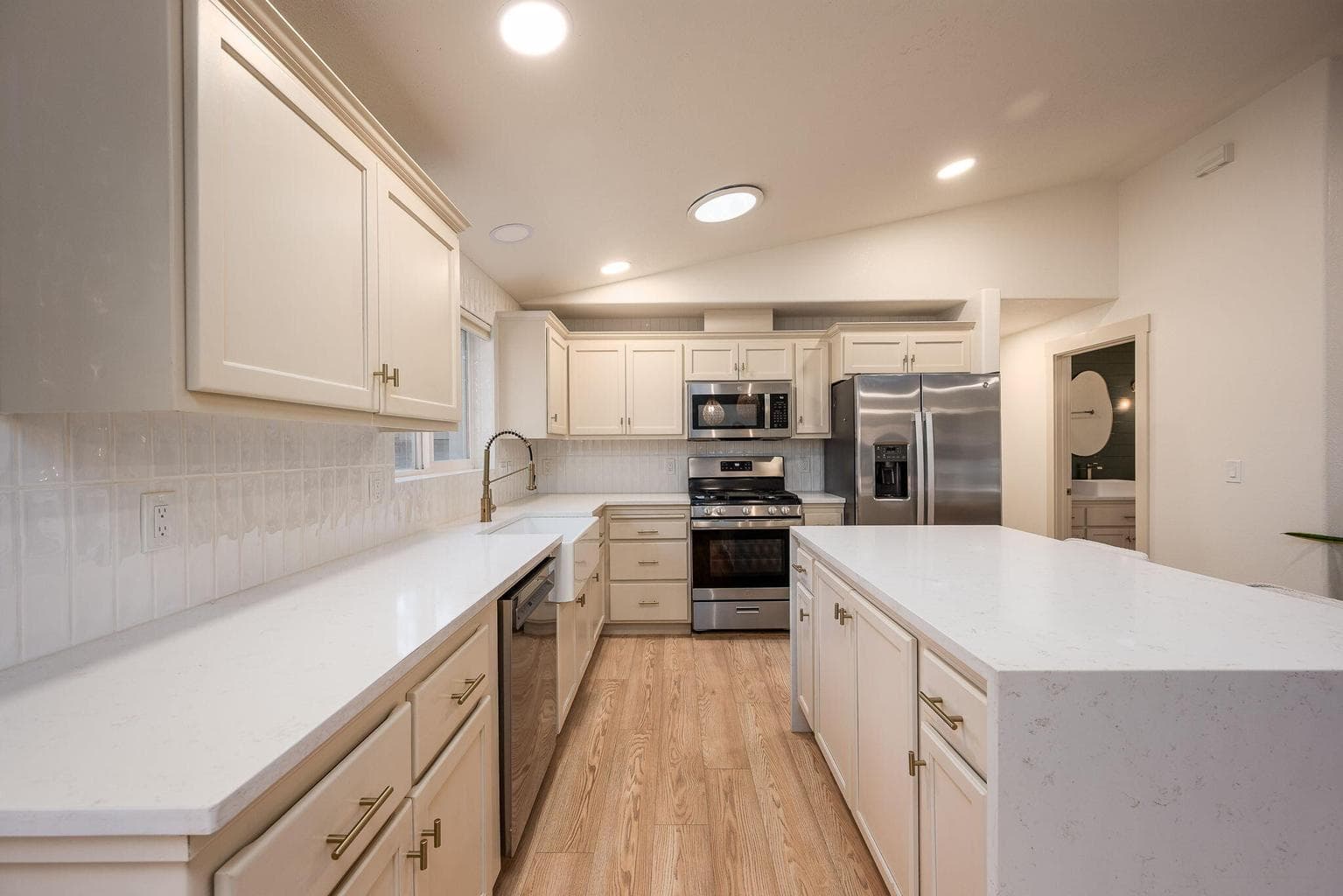 Photo of 760 NE Oak Place 27 of 39