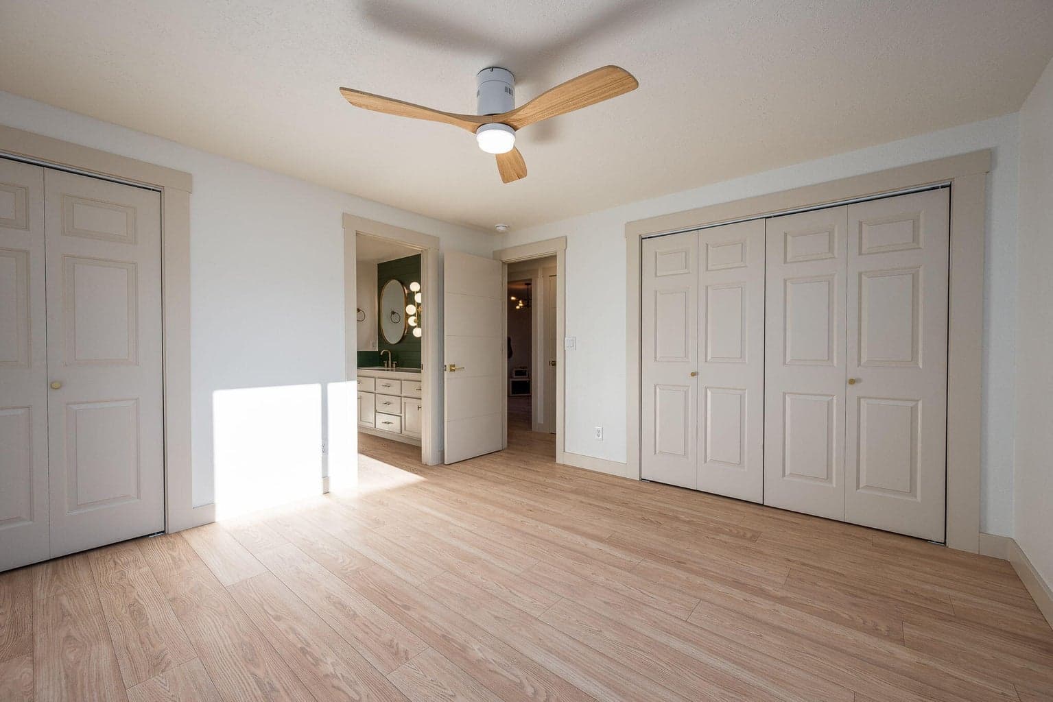 Photo of 760 NE Oak Place 30 of 39