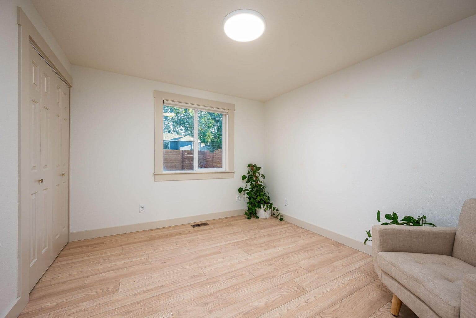 Photo of 760 NE Oak Place 35 of 39