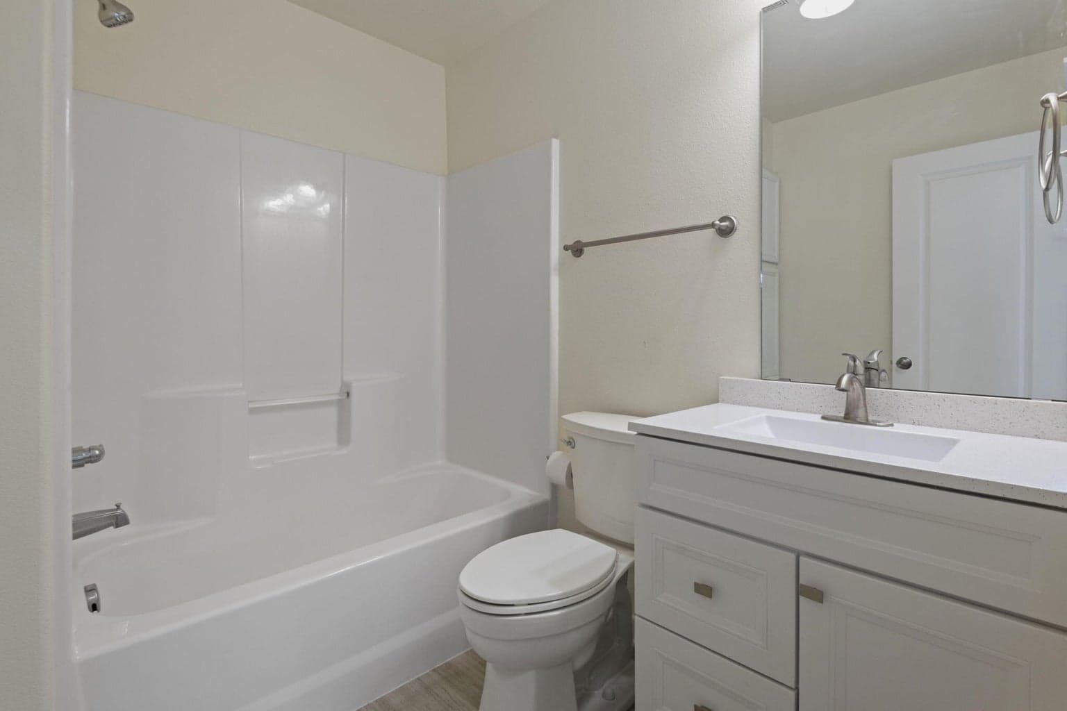 Photo of 2870 NE Jackdaw Drive 12 of 19