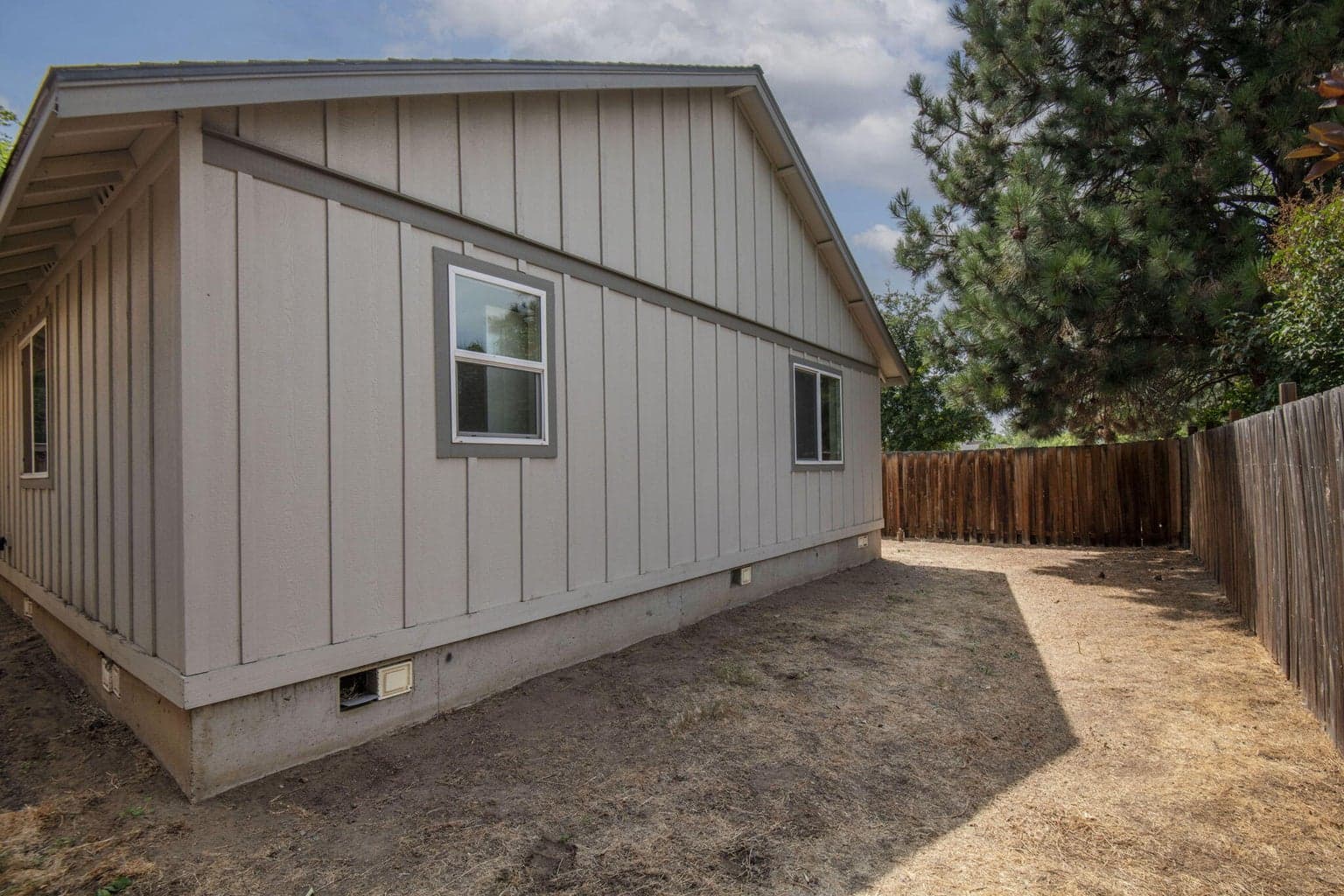 Photo of 2870 NE Jackdaw Drive 14 of 19