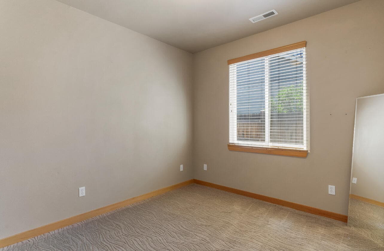 Photo of 1609 W Carson Avenue 6 of 22