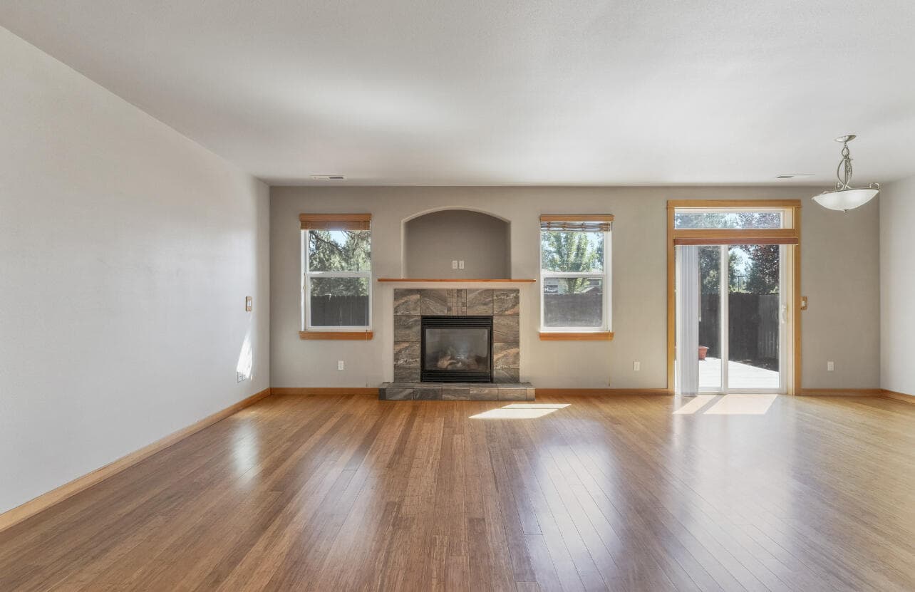 Photo of 1609 W Carson Avenue 10 of 22