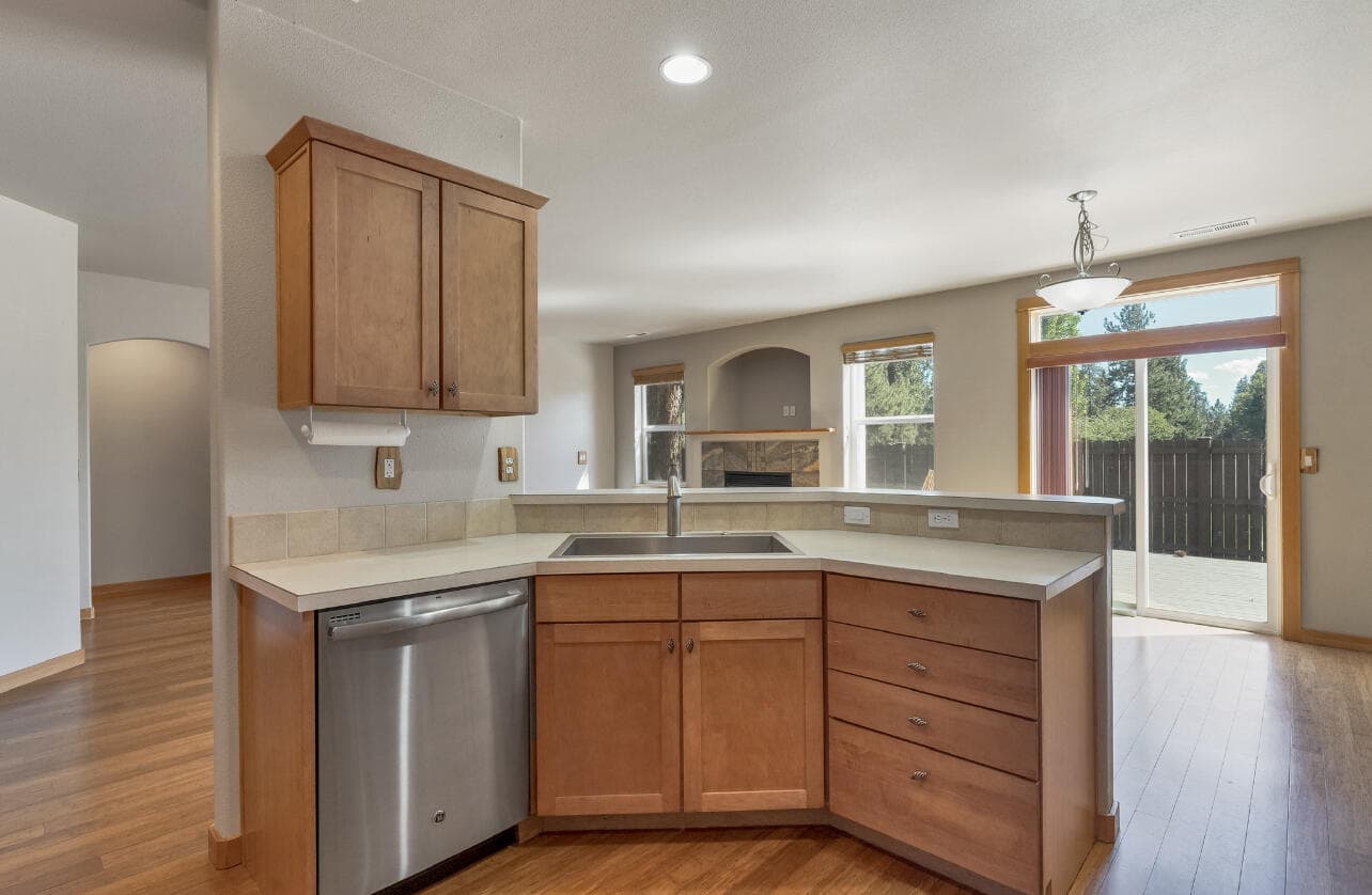 Photo of 1609 W Carson Avenue 13 of 22