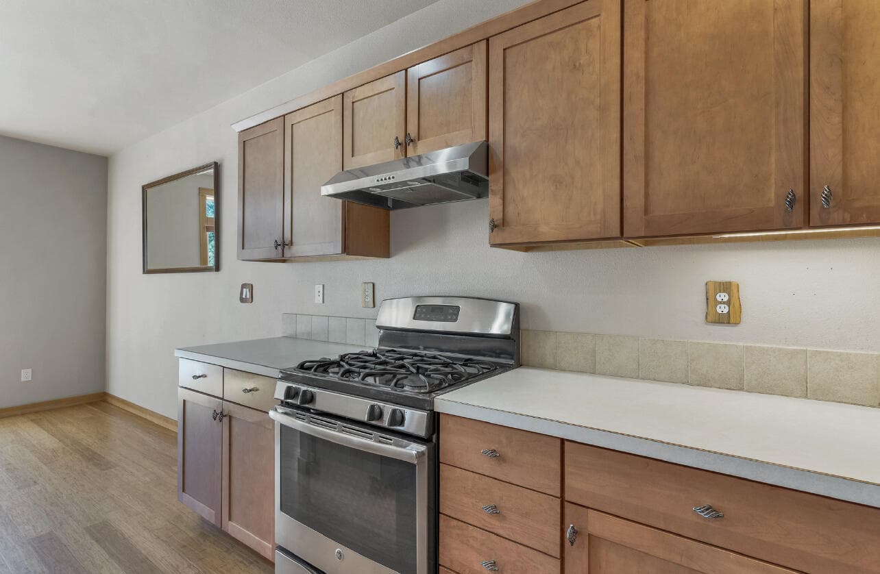 Photo of 1609 W Carson Avenue 15 of 22