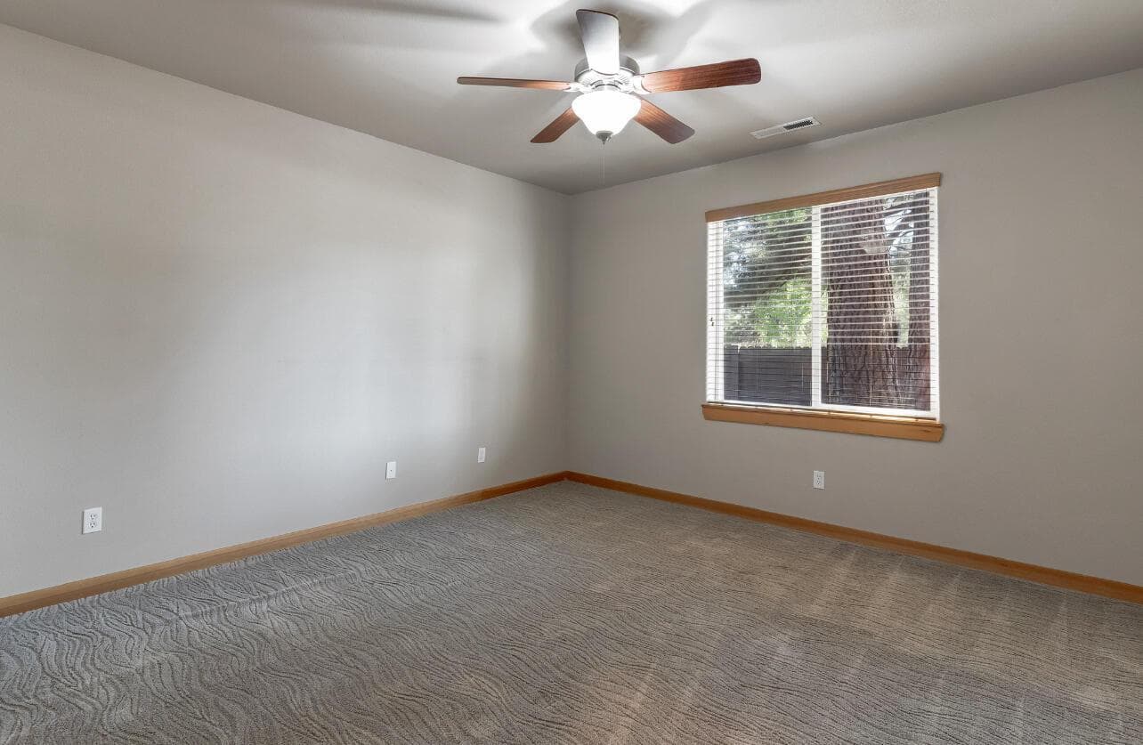 Photo of 1609 W Carson Avenue 17 of 22