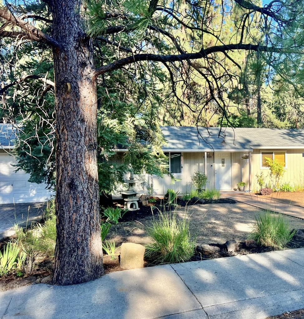 Photo of 60939 Amethyst Street 26 of 33