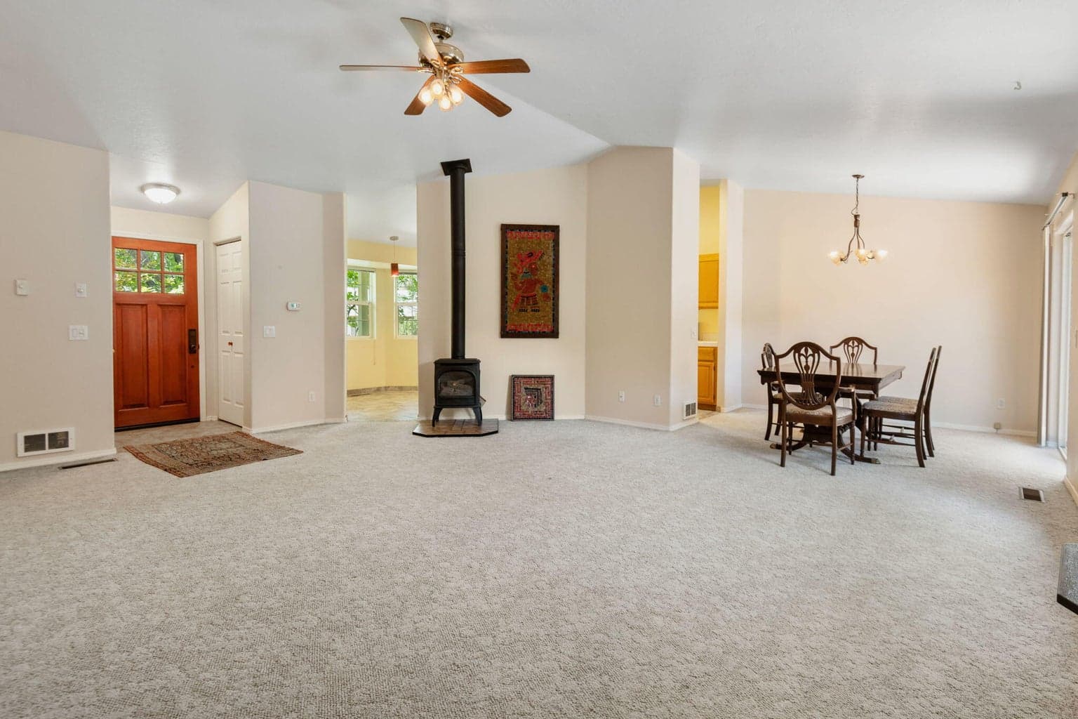Photo of 527 Forest Grove 4 of 22