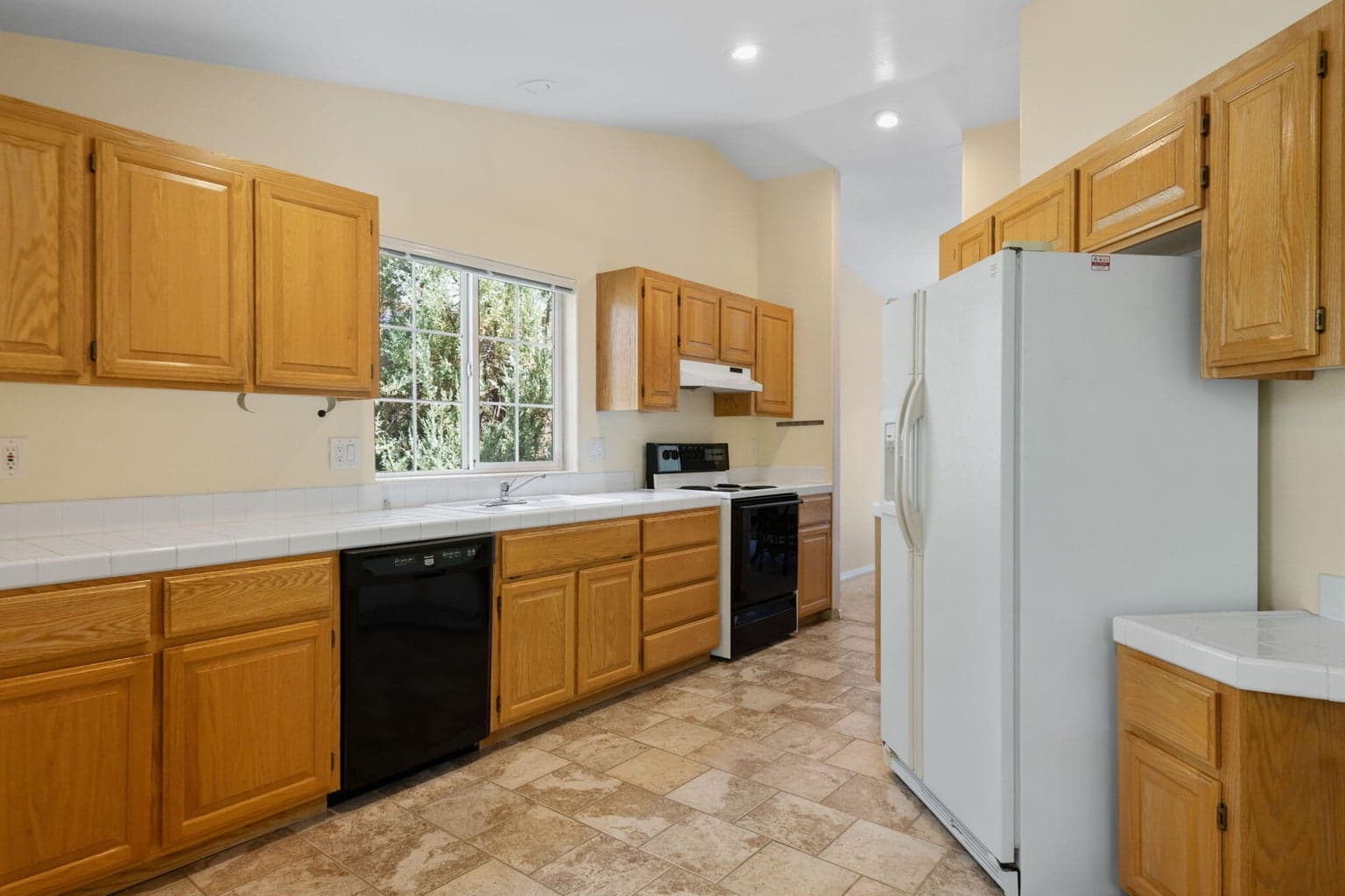 Photo of 527 SW Forest Grove Drive 7 of 22