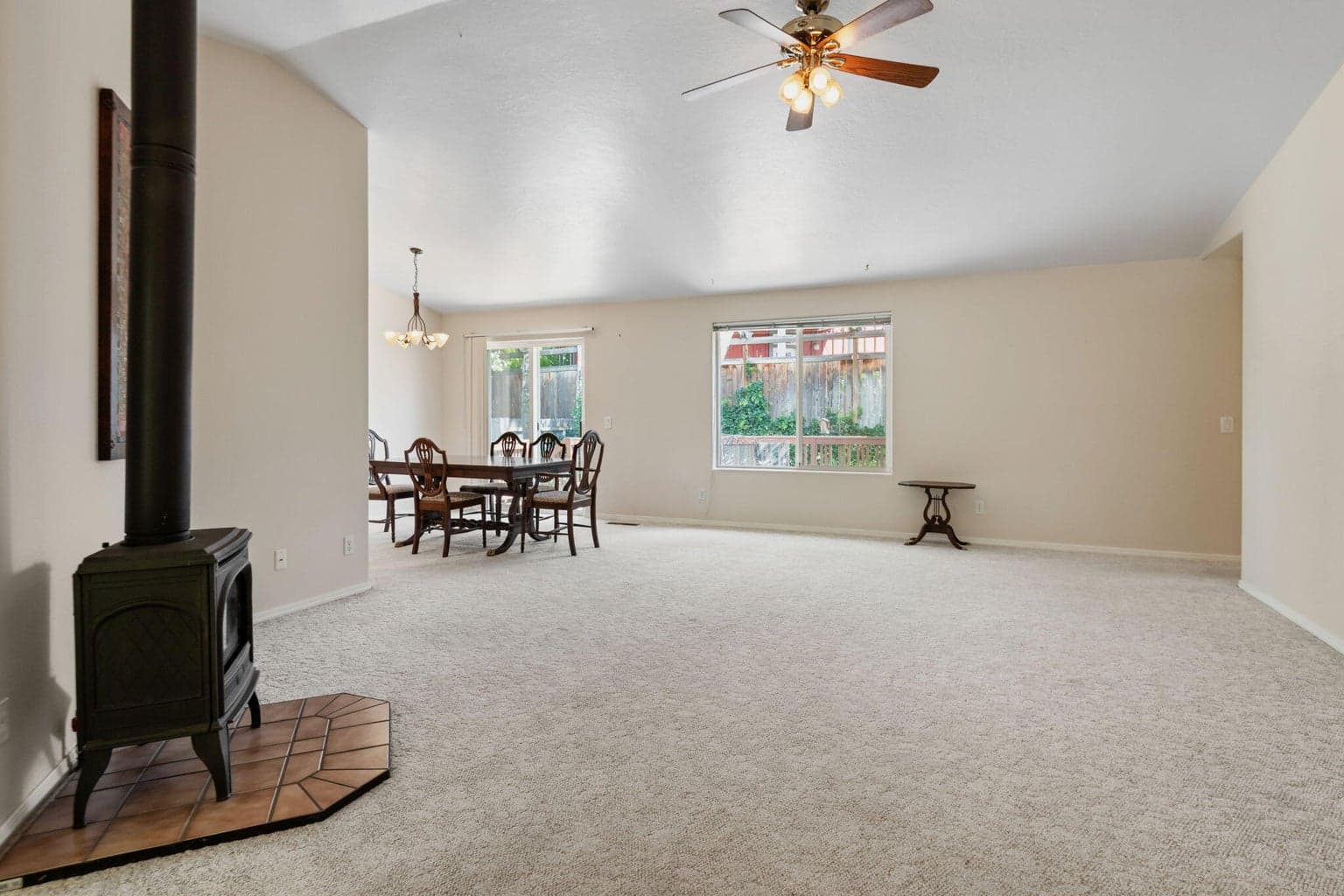 Photo of 527 Forest Grove 5 of 22