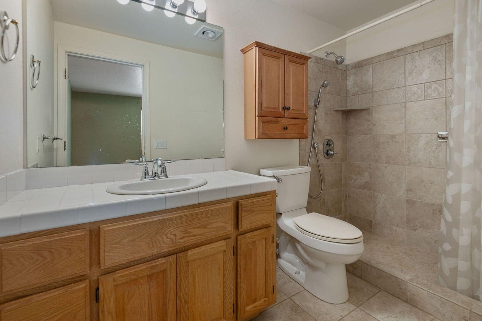 Photo of 527 SW Forest Grove Drive 13 of 22