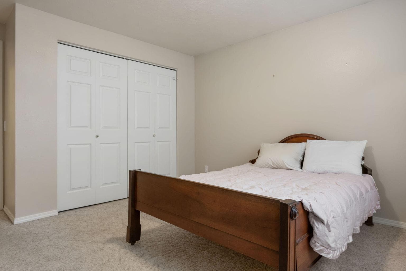 Photo of 527 SW Forest Grove Drive 15 of 22