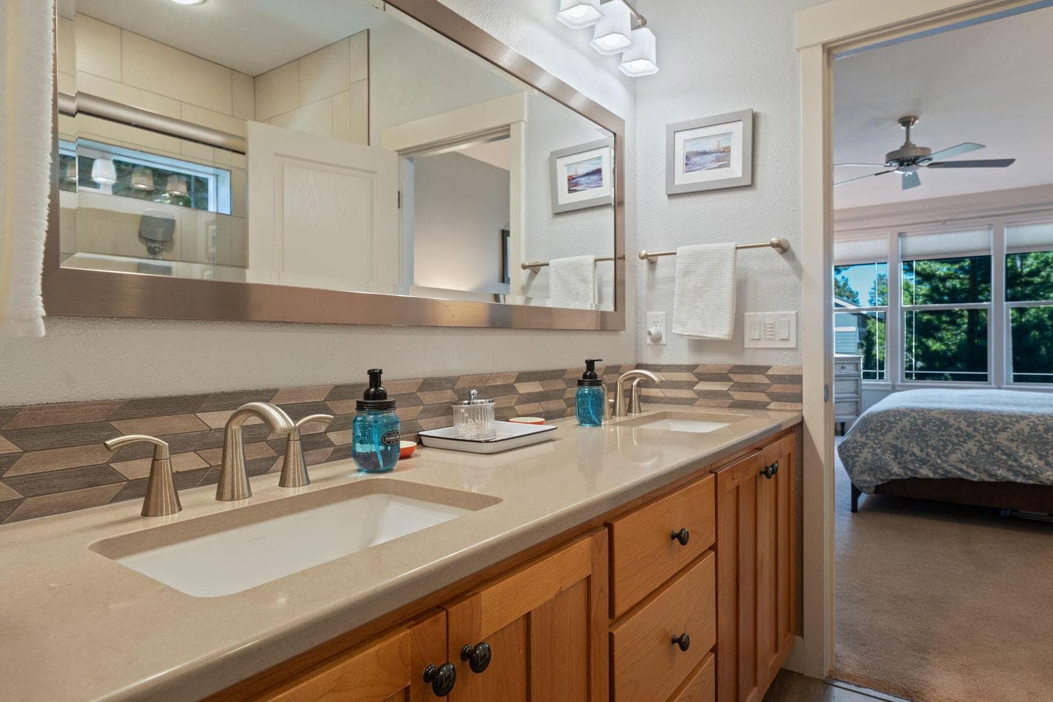 Photo of 238 NW Outlook Vista Drive 20 of 43
