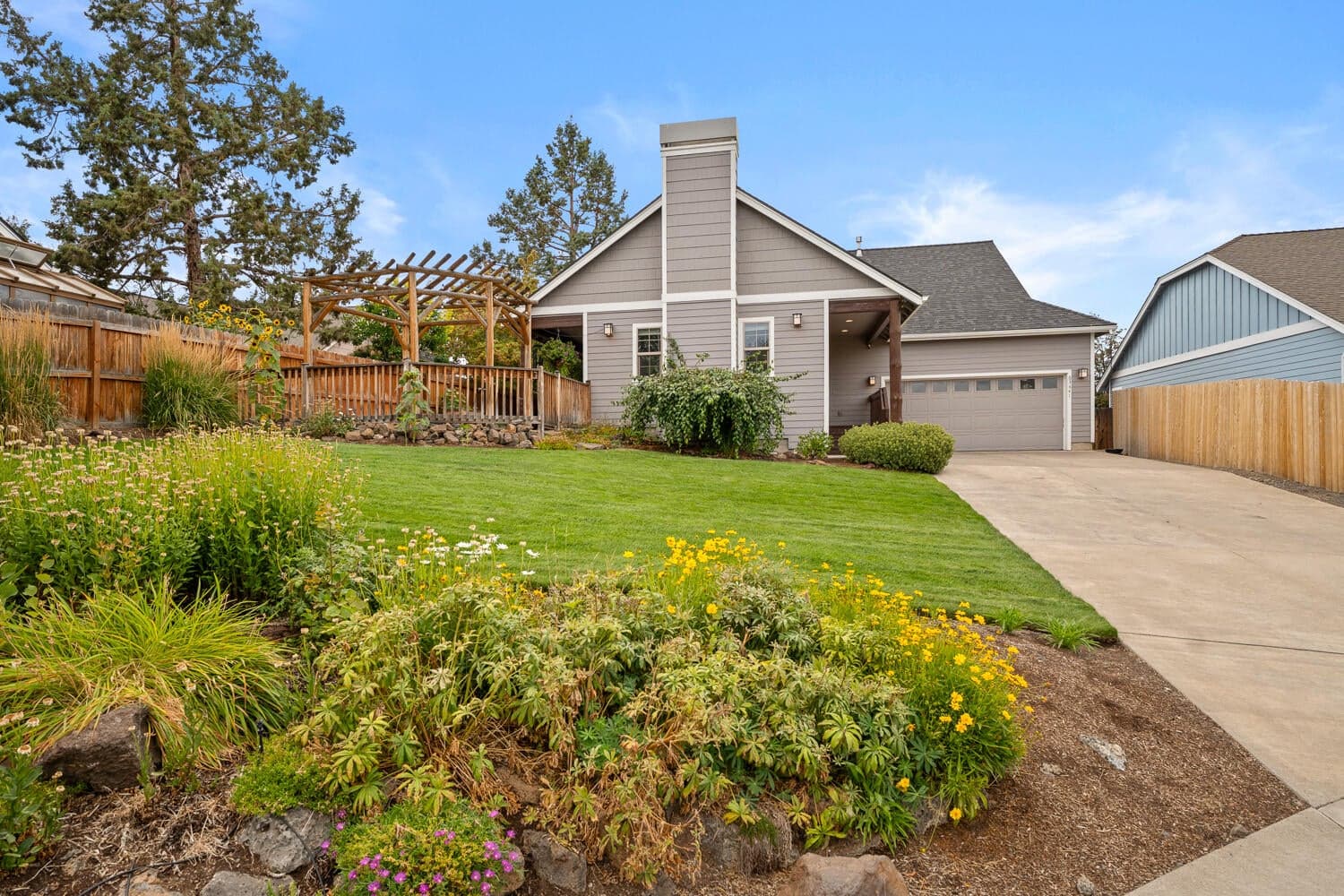 Photo of 63441 Ledgestone 1 of 41