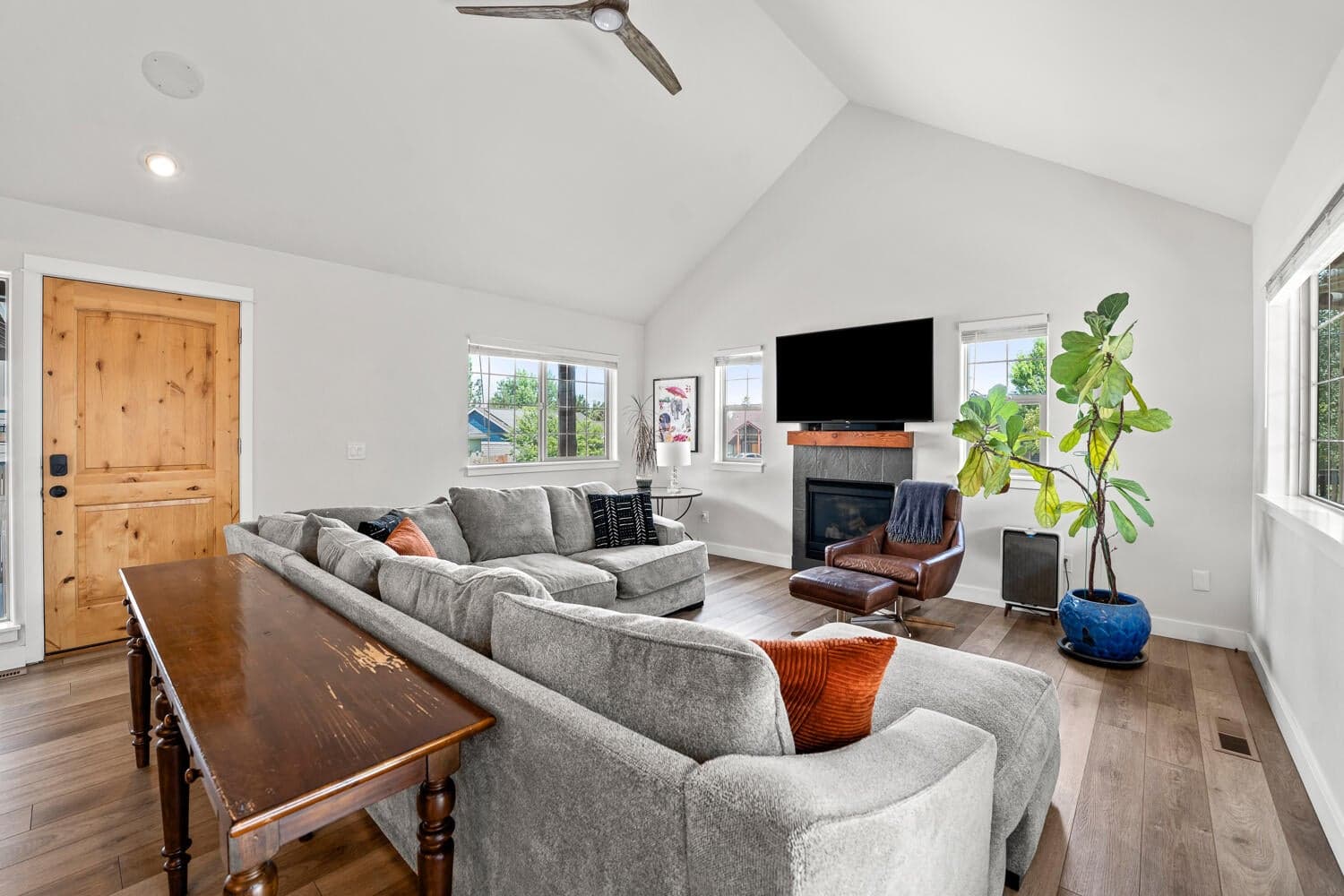 Photo of 63441 Ledgestone Court 11 of 41