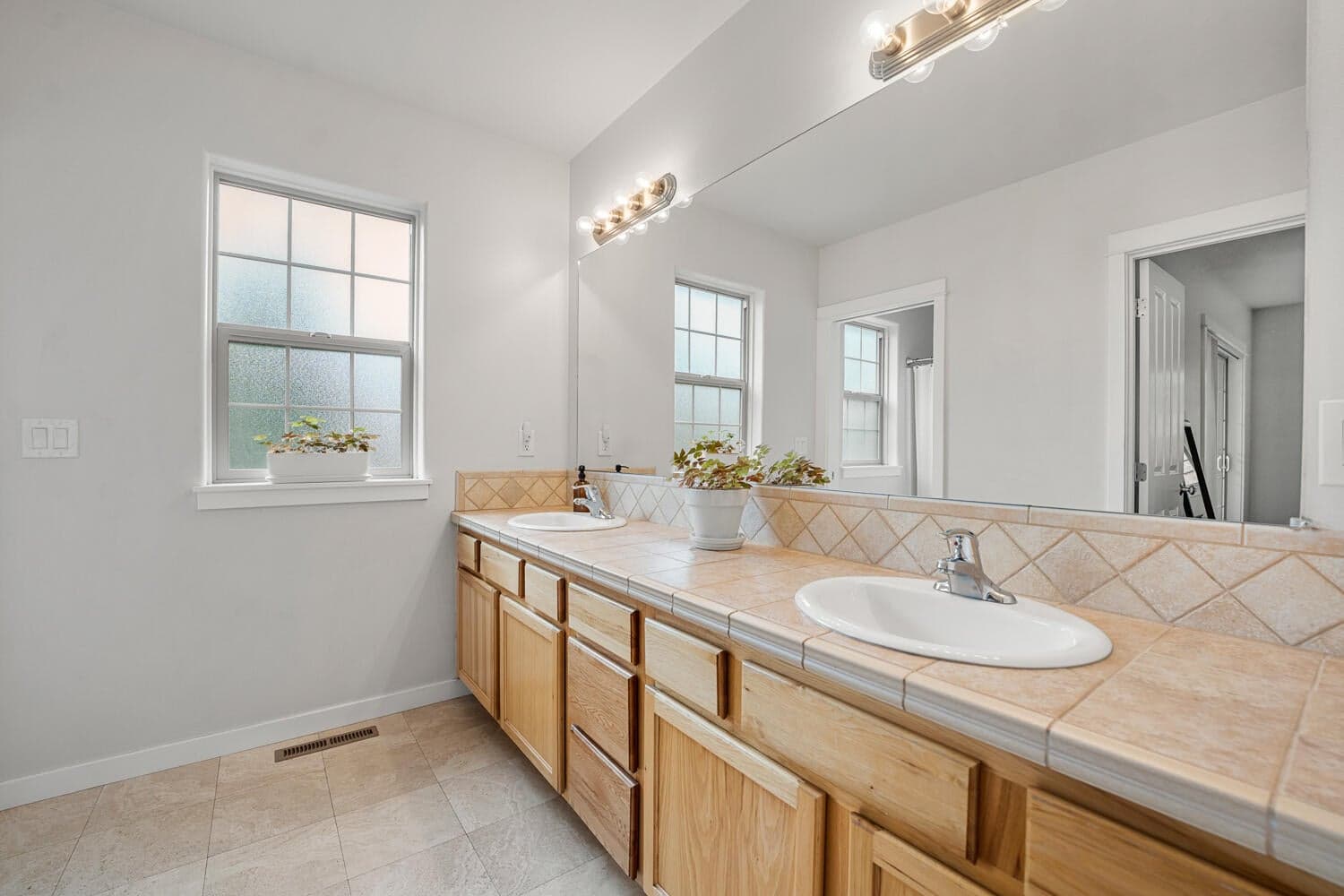 Photo of 63441 Ledgestone Court 17 of 41