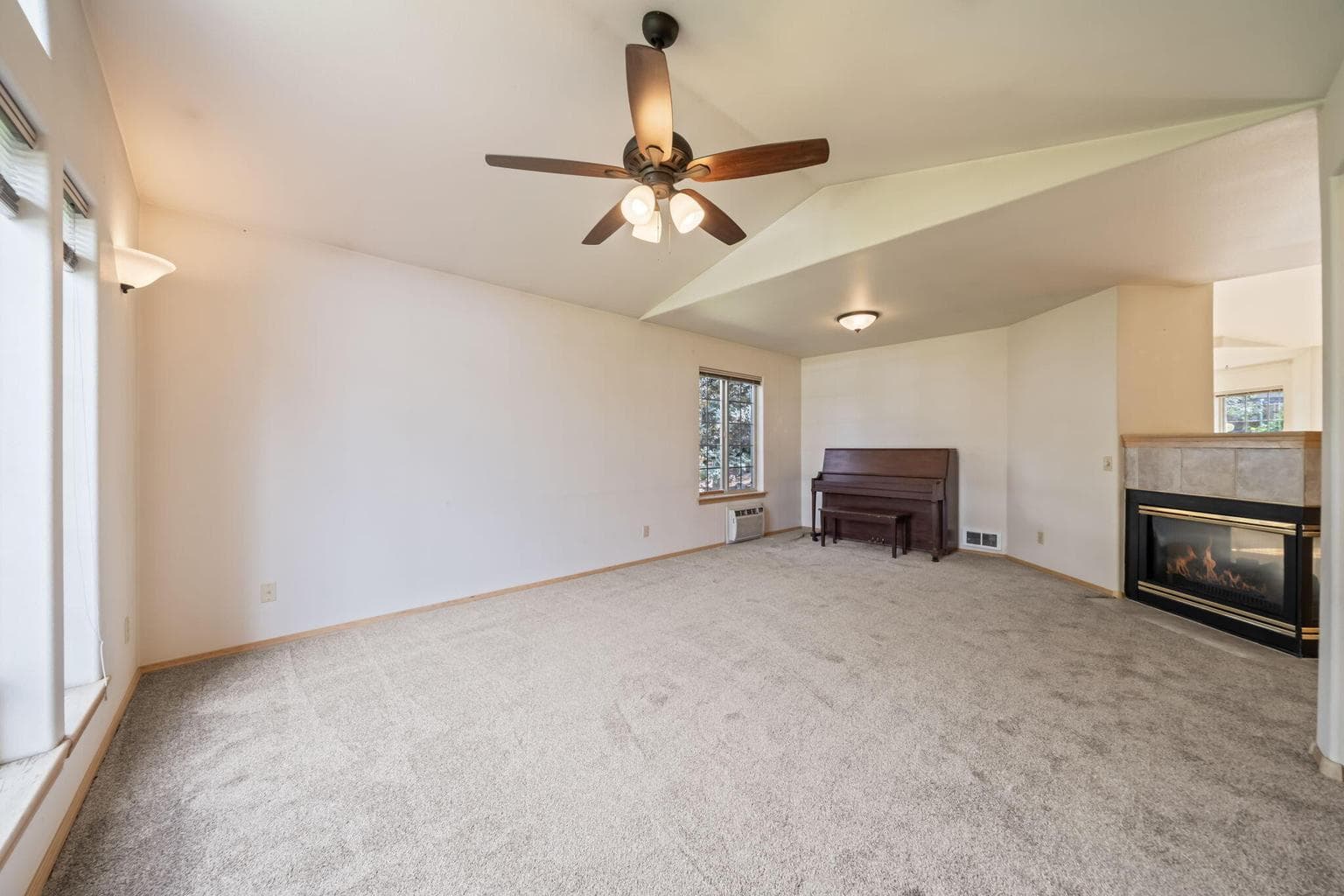 Photo of 1730 SE Virginia Road 19 of 49