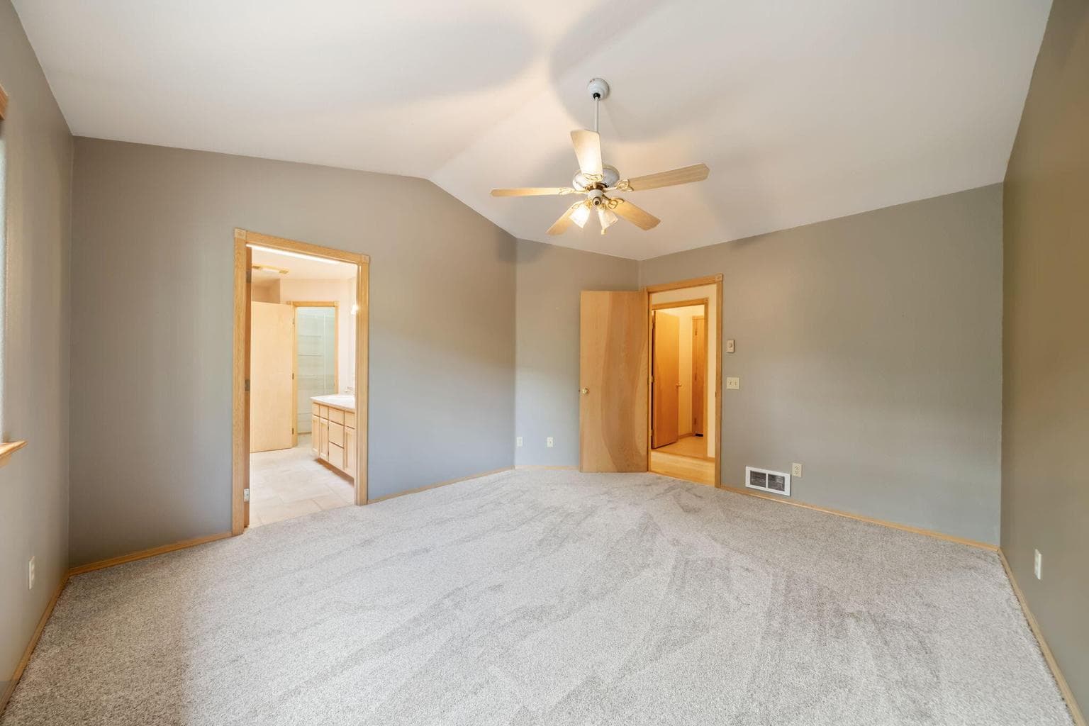 Photo of 1730 SE Virginia Road 25 of 49