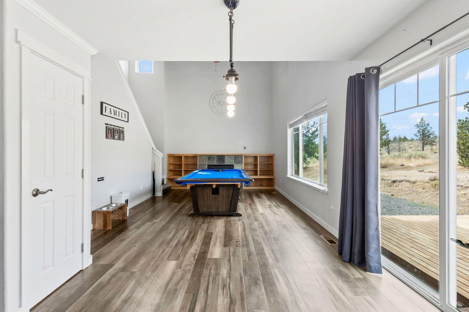 Photo of 558 SW Cedar Hill Drive 14 of 40