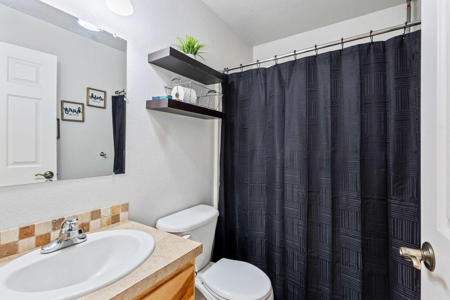 Photo of 558 SW Cedar Hill Drive 24 of 40