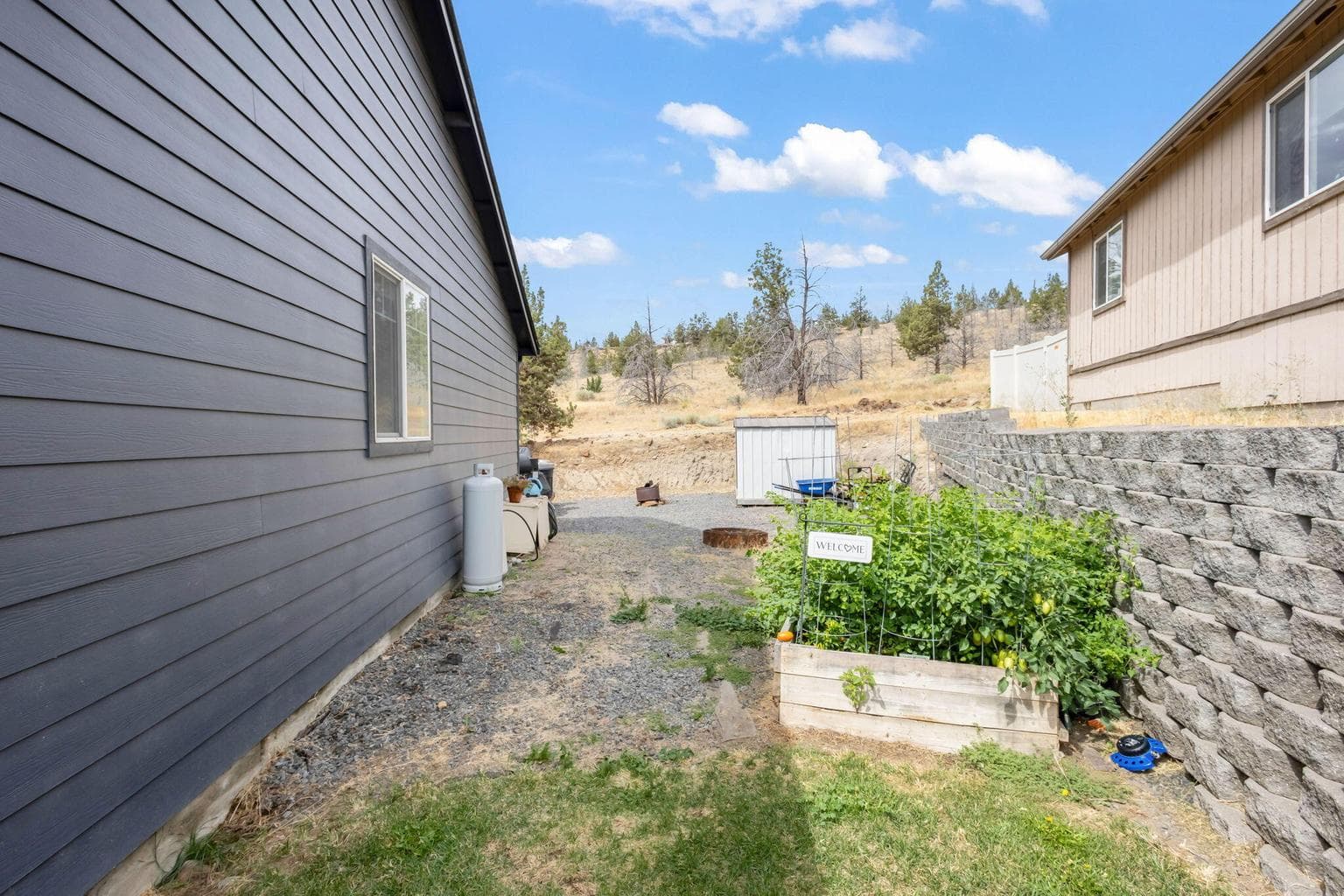 Photo of 558 SW Cedar Hill Drive 32 of 40