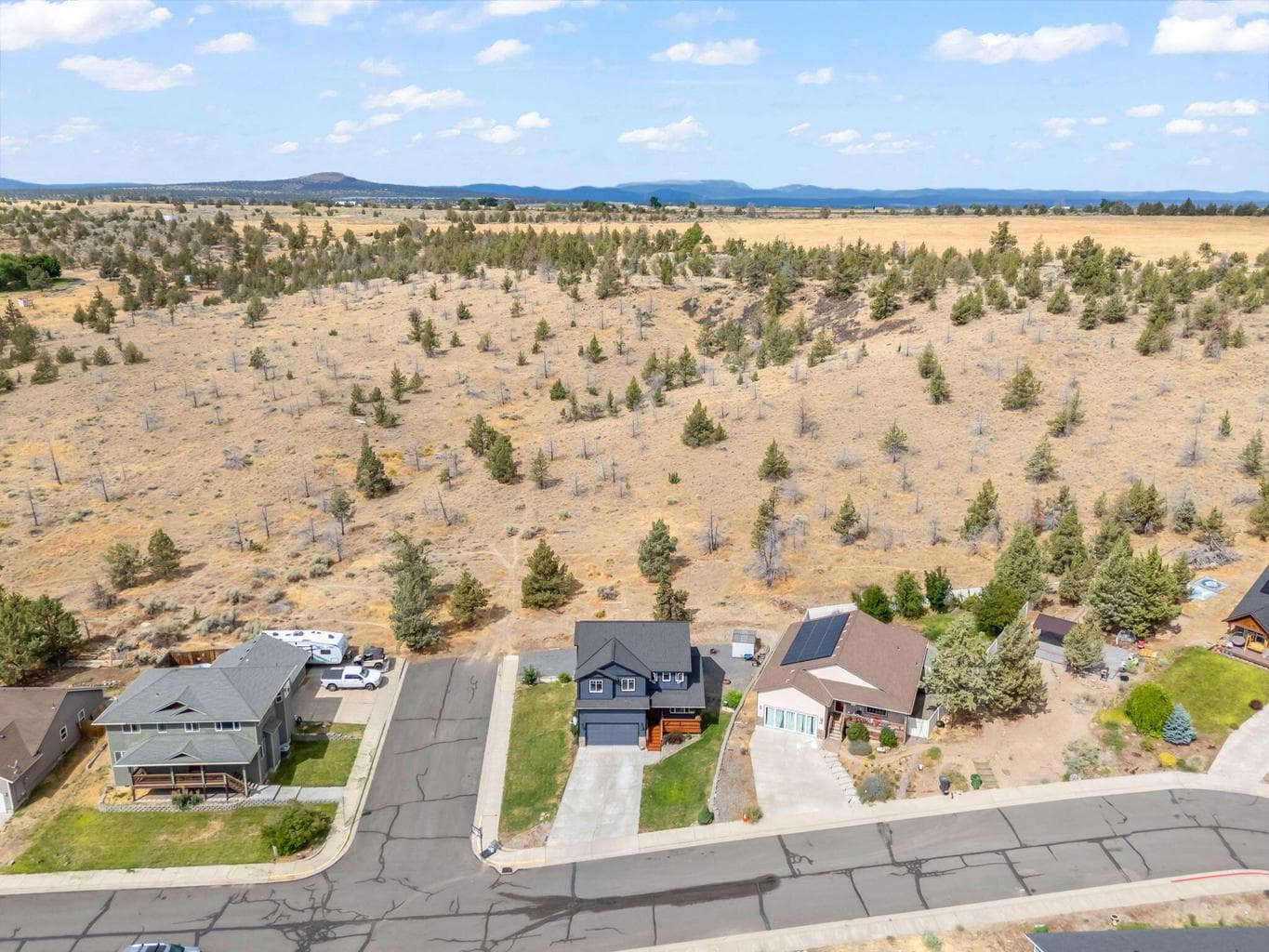 Photo of 558 SW Cedar Hill Drive 34 of 40