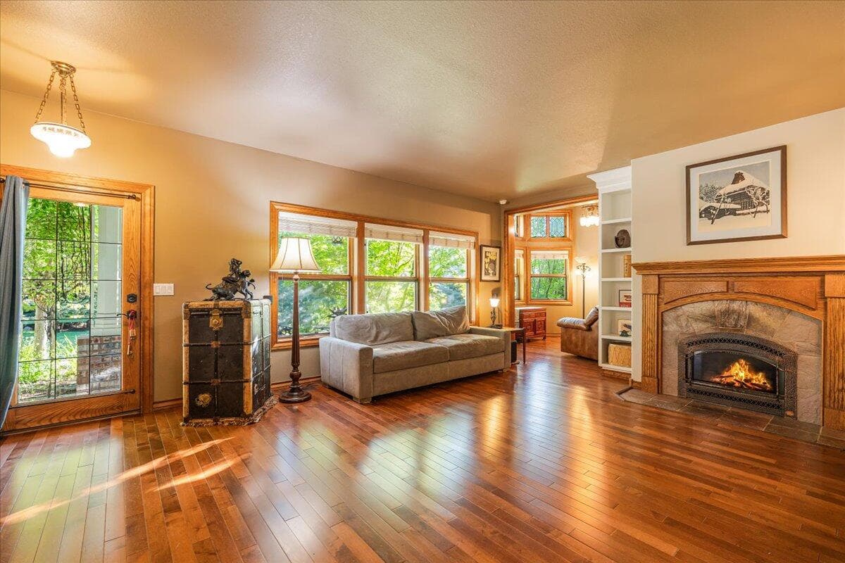 Photo of 21062 Desert Woods Drive 14 of 84