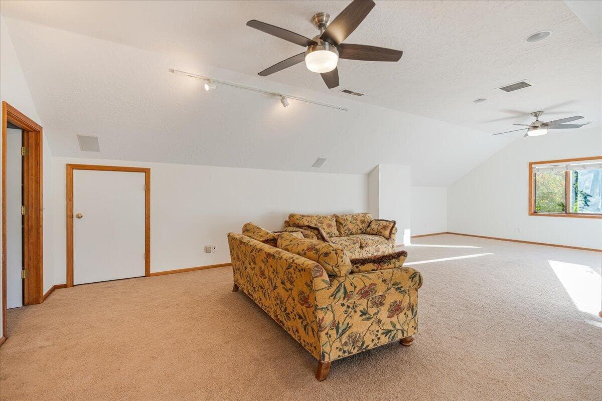 Photo of 21062 Desert Woods Drive 37 of 84