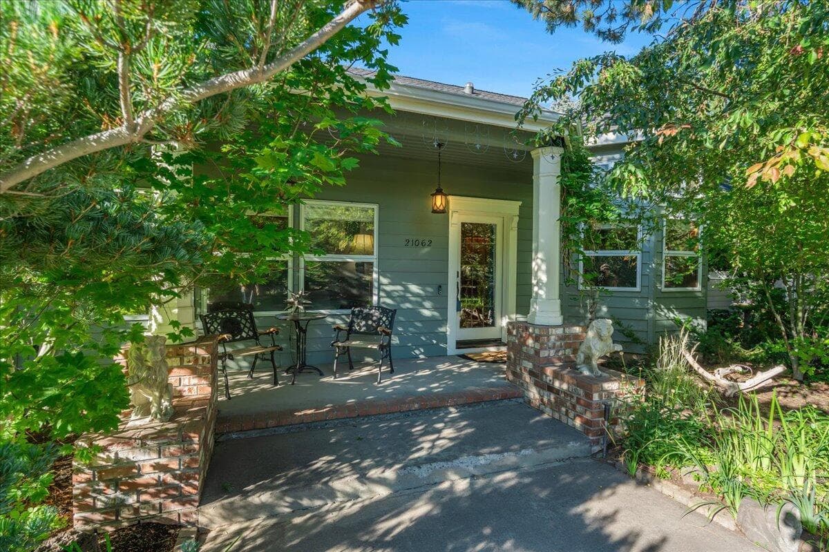Photo of 21062 Desert Woods 2 of 84