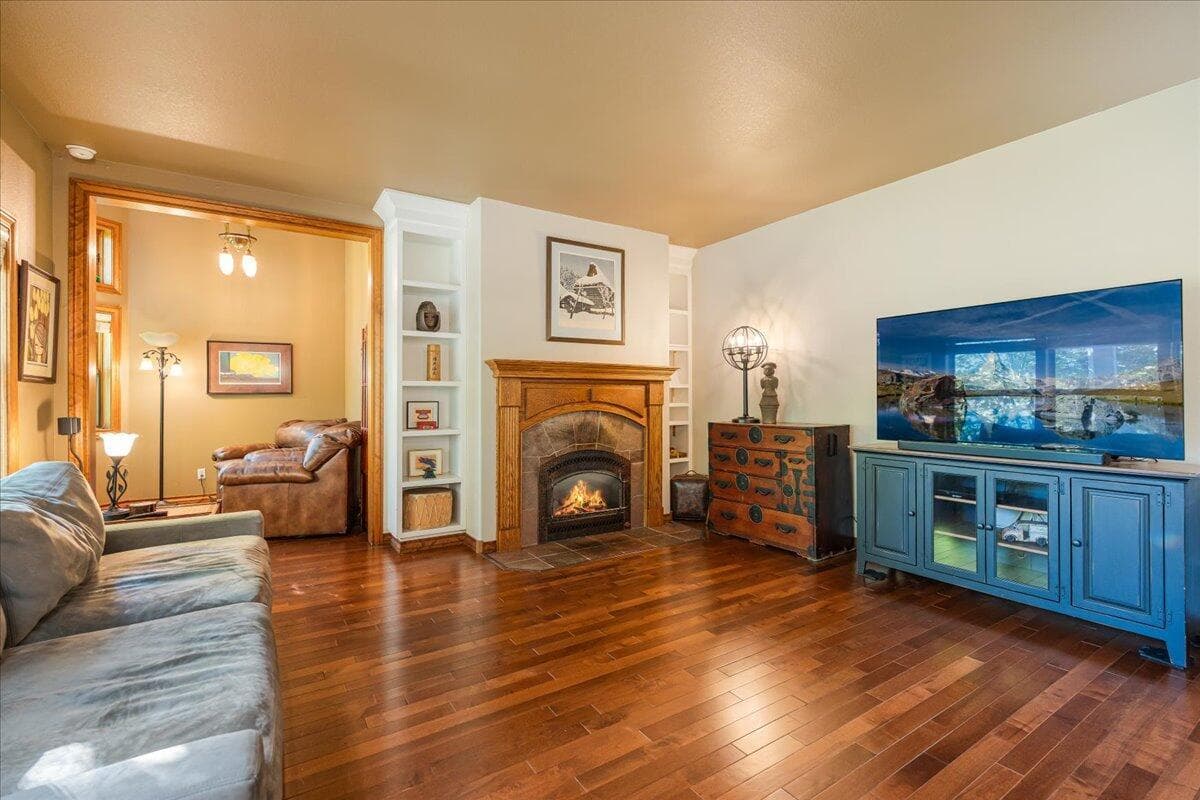 Photo of 21062 Desert Woods Drive 16 of 84
