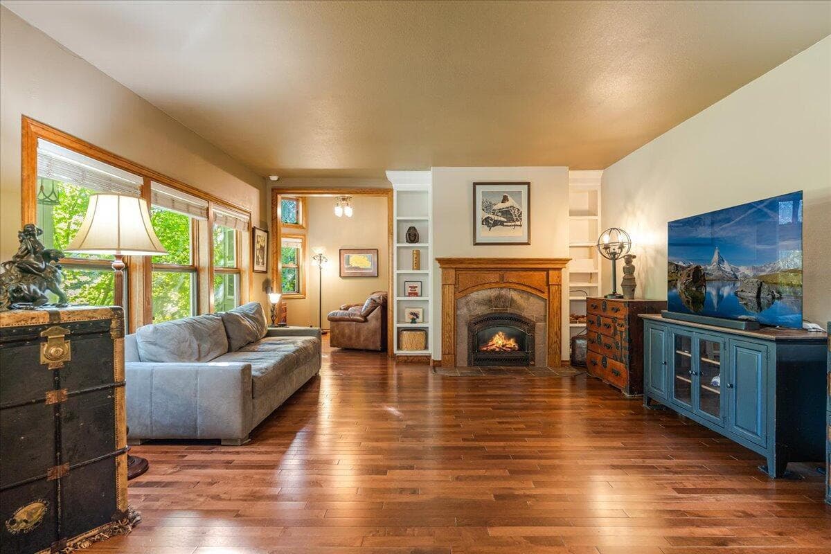 Photo of 21062 Desert Woods Drive 15 of 84