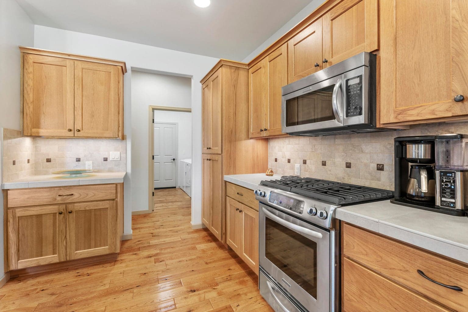 Photo of 889 Willet Lane 9 of 33