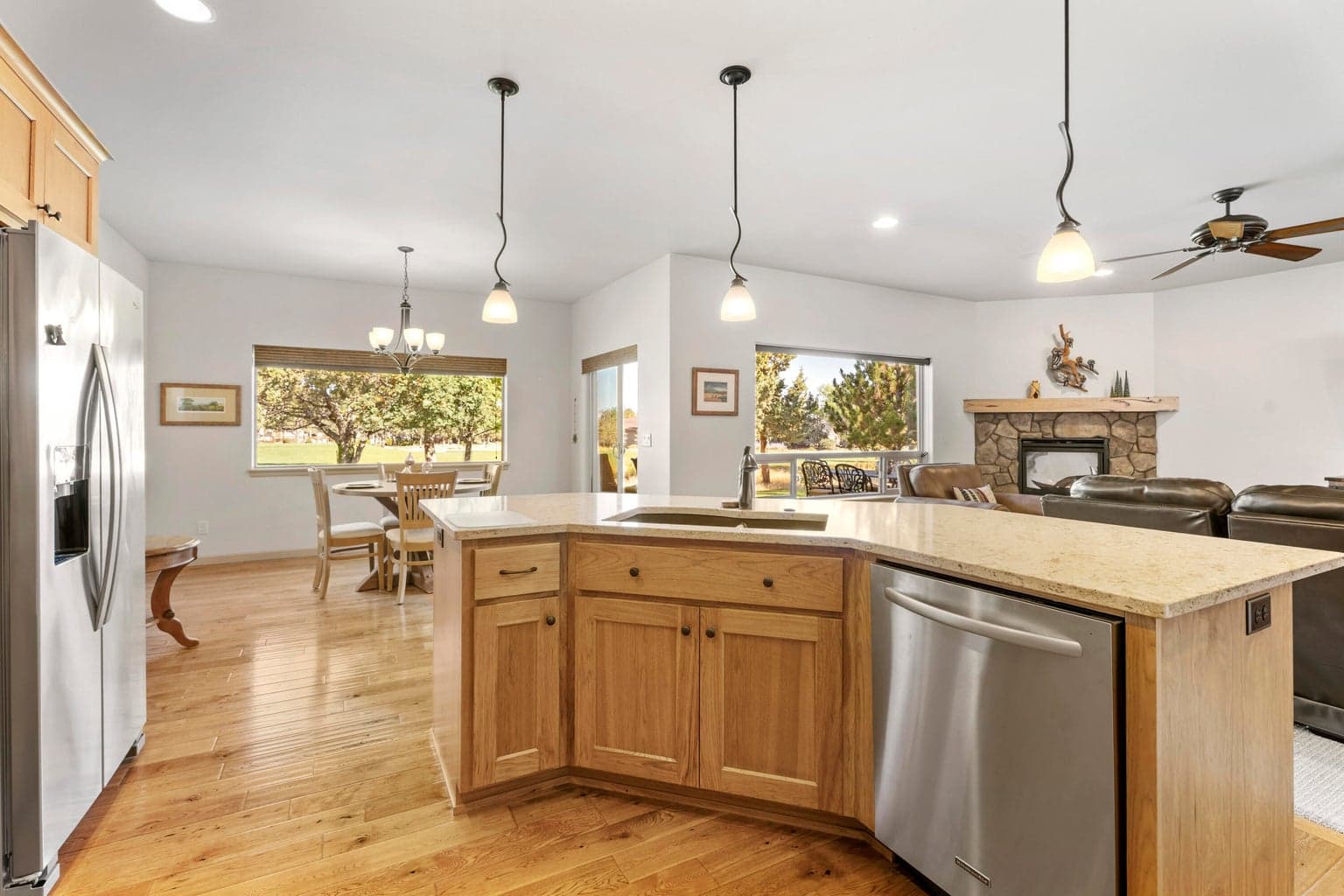Photo of 889 Willet Lane 11 of 33