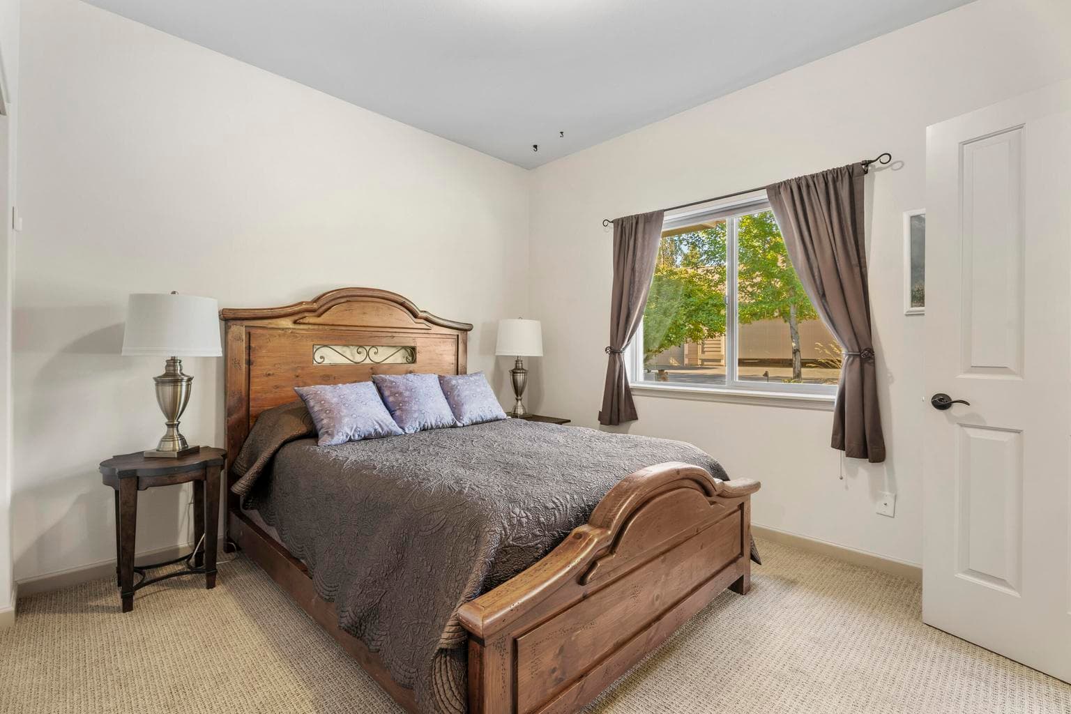 Photo of 889 Willet Lane 24 of 33